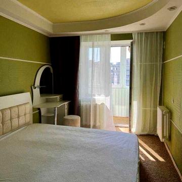 Здается 3-кімнатна квартира на проспекті Героїв, 14а