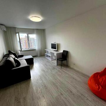 Михайла Максимовича вул. (Онуфрія Трутенка), 7-Б