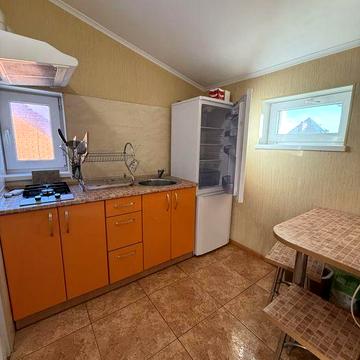 Здам частину будинку для одного (Постійне світло та інтернет)