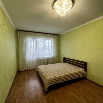 Центр! Однокімнатна простора квартира