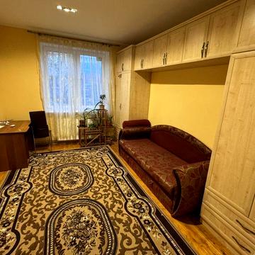 Терміново здаєтсься 3 кім будинок вул.Митнабіля центру!!