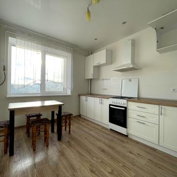 Макогона вул., 25