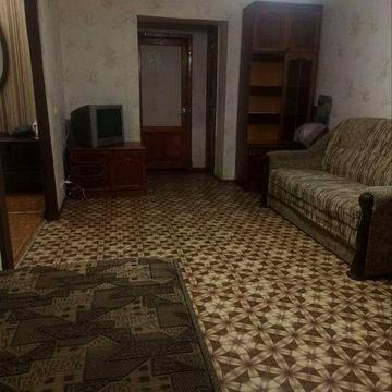 Сдаётся 2х комнатная квартира в центре