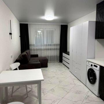 Продам квартиру - студію на поселке Котовського.