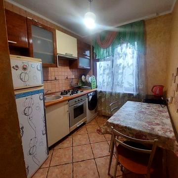 Свободна. Аренда  1 комнатной квартиры  ул Г. Петрова 40.