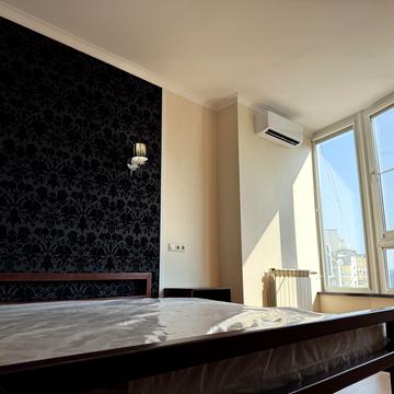 Дніпровська набережна вул., 19