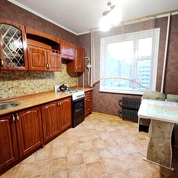 Довгострокова оренда 2к Квартира Левка Лук’яненка (Ватутіна) вулиця