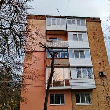 Продам 2 кімнатну квартиру по вул Френчка 27 к2