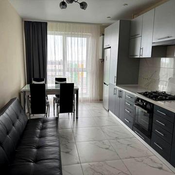 Пропонуємо вам 2х кімнатну квартиру з сучасними ремонтом на Озерній!