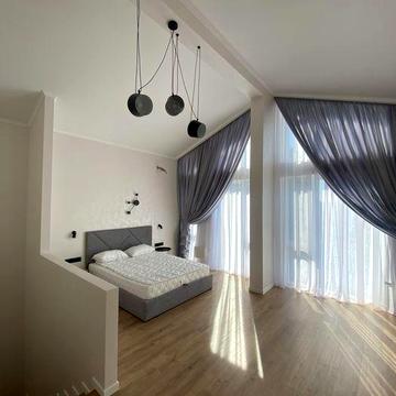 Оренда двоповерхової квартири з терасою, Комфорт Таун, Березняки