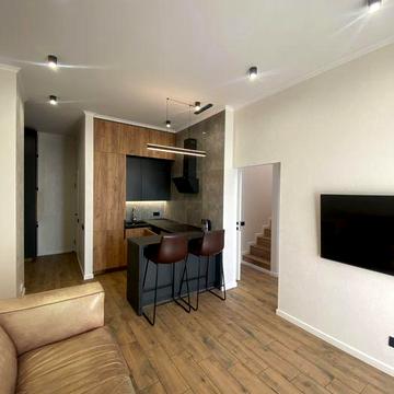 Оренда двоповерхової квартири з терасою, Комфорт Таун, Березняки