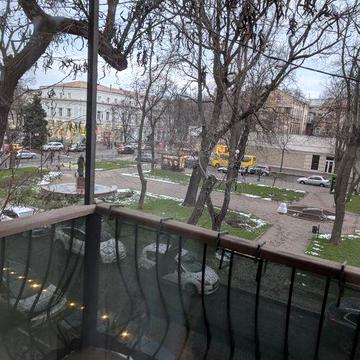 2к квартира, центр, Ніни Строкатої