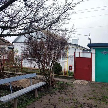 Продам будинок  , гараж,  готовий для проживання.