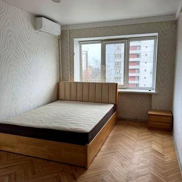 Здається 2-х кім. квартира в центрі вул. Симоненка 10