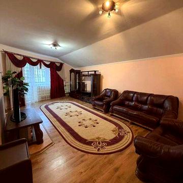 Продається 3кім. квартира на вул.  Залізнична! Терміново!