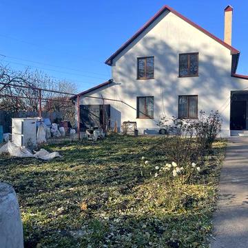 Продам двухэтажный дом