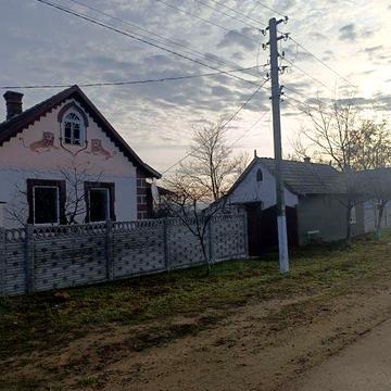 Продам будинок .