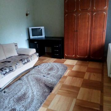 Героїв Космосу вул., 1-А