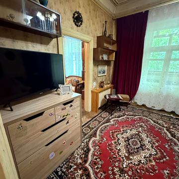 Богдана Хмельницького вул., 66