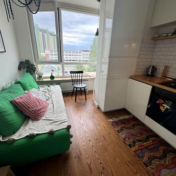 Практична вул., 4