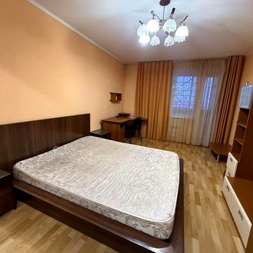 Сдам в оренду 2 кімнатну квартиру на Одескій ( Морозова)