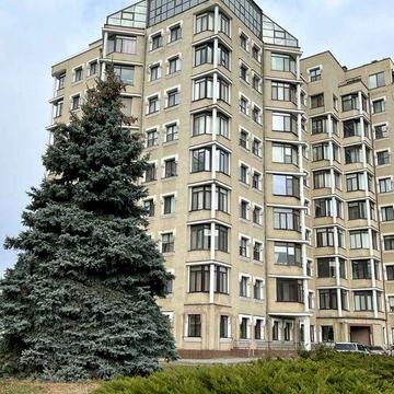 Статусный, кирпичный дом. Проспект Шевченко.