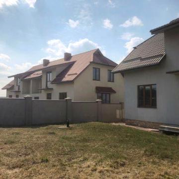 Продам комплекс в коттеджном поселке ,,Родичи,,