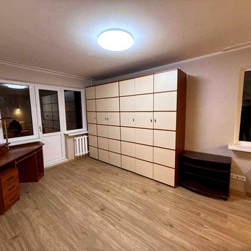 Продам однокомнатную квартиру ул . Туполева 17 В ( сейчас ул. Мрии)