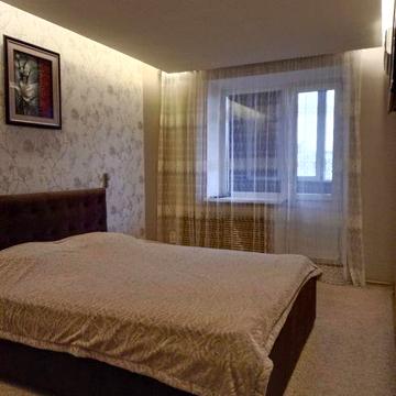 Центр. Метро. 3 комнаты. Аренда.