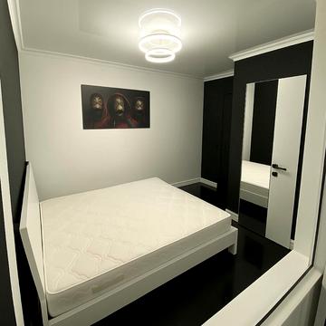 Італійський бульв., 8