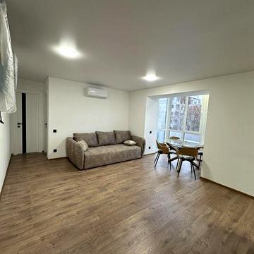 **Центр! Студія + кімната Прогрес Пр. Перемоги/ Програми