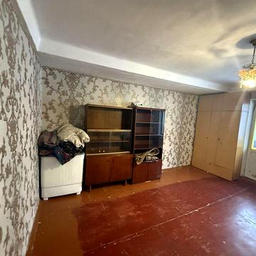 Ан сдам 2х. комнатную квартиру 2/5 на 40 лет