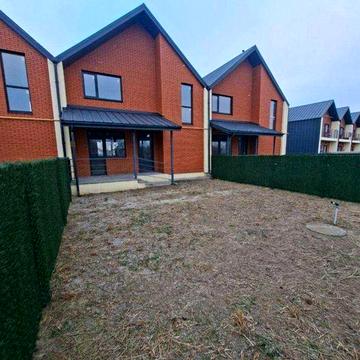 Продаж будинку біля озера по вул Франка