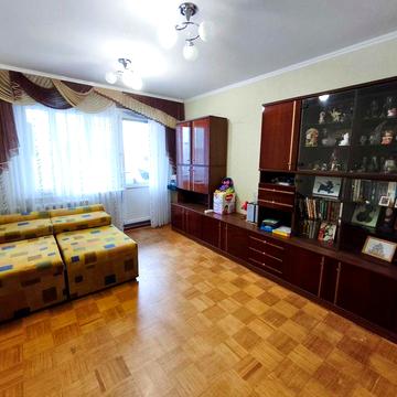 Продам 2-х кімнатну квартиру з меблями і технікою!