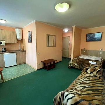 Миколи Міхновського бульв. (Дружби народів), 19-А