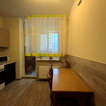 Оренда 1-ної Калнишевського, 6 Яскравий Оболонь 2 поверх