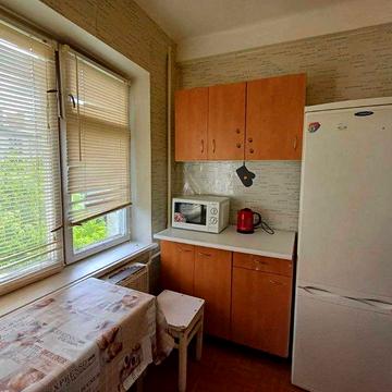 Без%ОРЕНДА 1 кім. 28 м2  4/5пов. ГАЗ Каунаська 10 Дніпровський р-н.