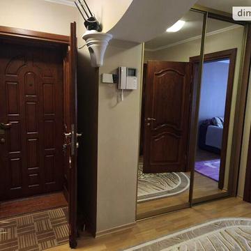 Довгострокова оренда 3к Квартира Самчука Уласа вулиця