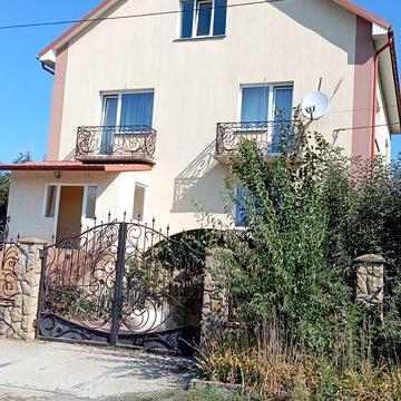 Продаж будинку район Лезневе