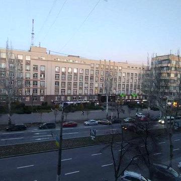 Продам 2 кімнатну квартиру в центрі