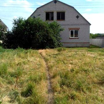 Продам новий будинок в селищі Томаківка.