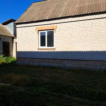 Продам новий будинок в селищі Томаківка.