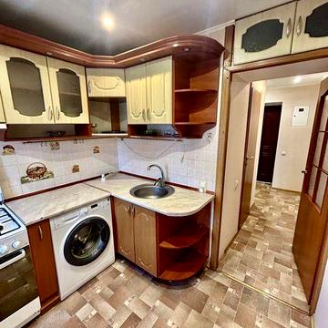 Продам 1окімнатну в центрі