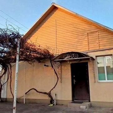 Продаж великого утепленого будинку м. Самар, вул. Зіни Білої.