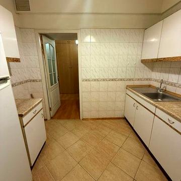 Продам 2 кімнатну роздільну квартиру Закревського 49