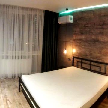 Європейського Союзу просп. (Правди), 43-А