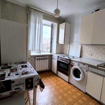 Сдам  1 но комнатную  КОСМОНАВТОВ / 1 ст. ЛЮСДОРФСКОЙ  дороги