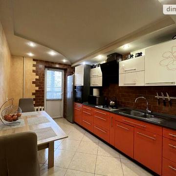 Довгострокова оренда 3к Квартира Роксоляни вулиця