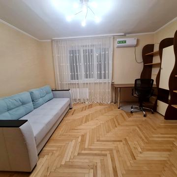 Депутатська вул., 6