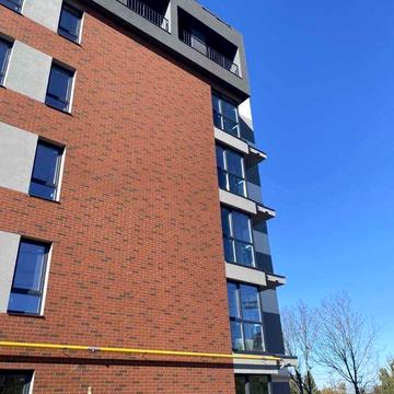 Продаж 2 кім комфорт клас в малоквартирній забудові вул. Роксоляни